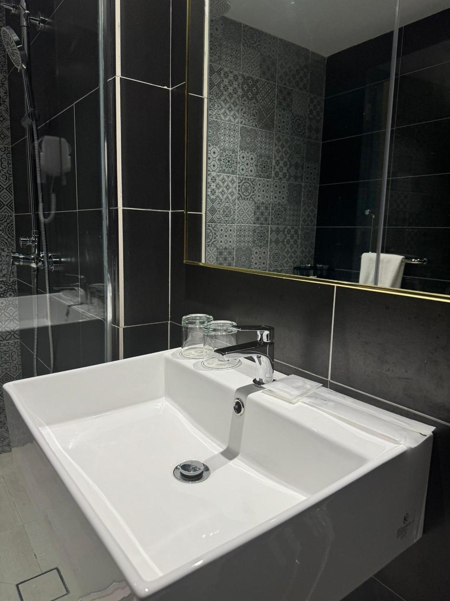 Le'Genda Hotel Kajang Buitenkant foto